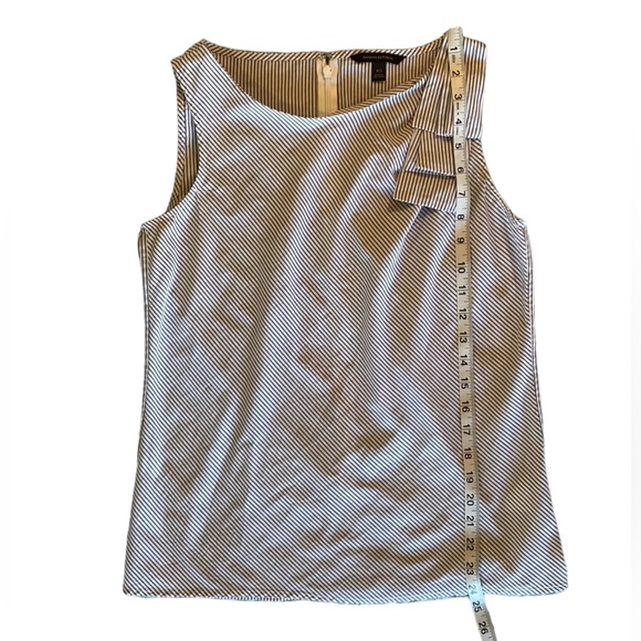 Banana Republic Blue & White Striped Blouse Top. Size XS Great Condition! - Picture 3 of 9